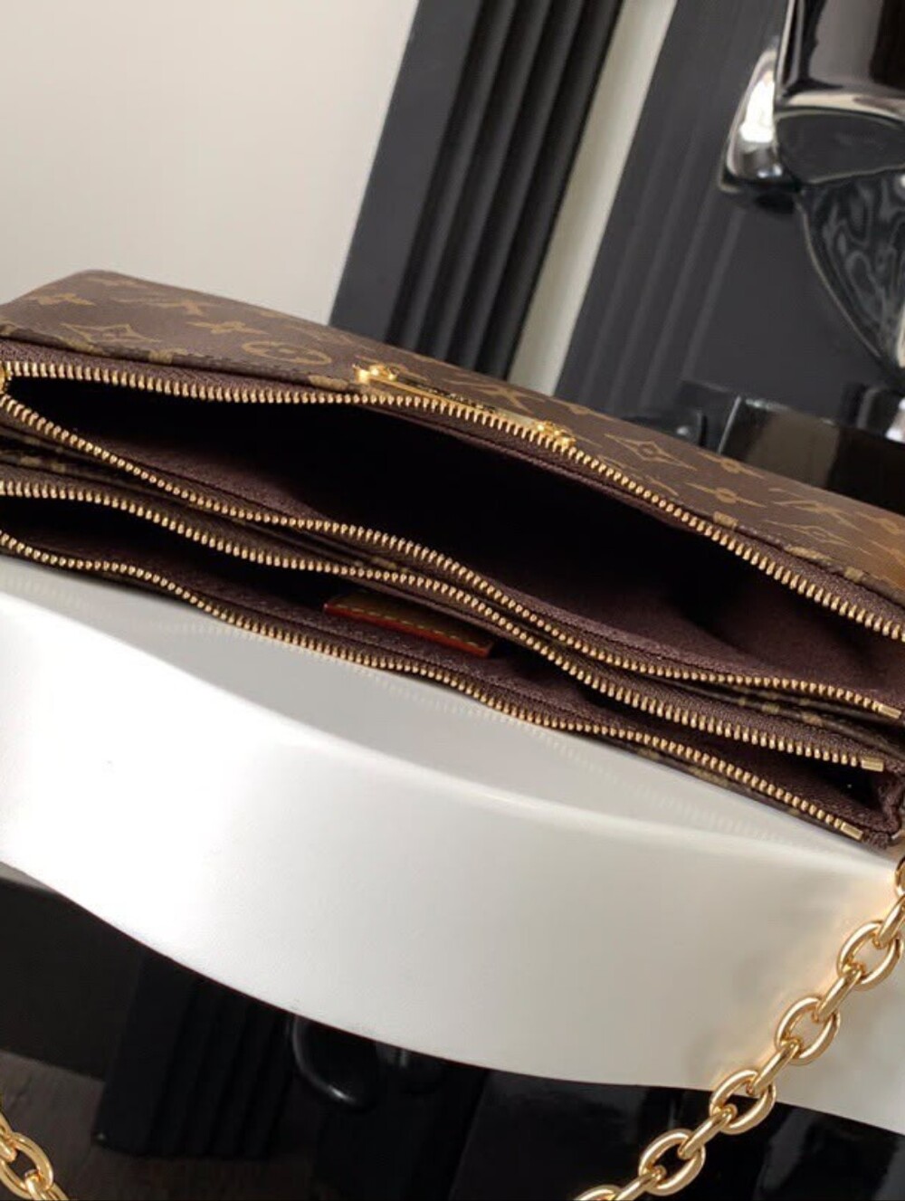 Louis Vuitton Brown Monogram Chain and Leather Shoulder Bag - Picture 5 of 12